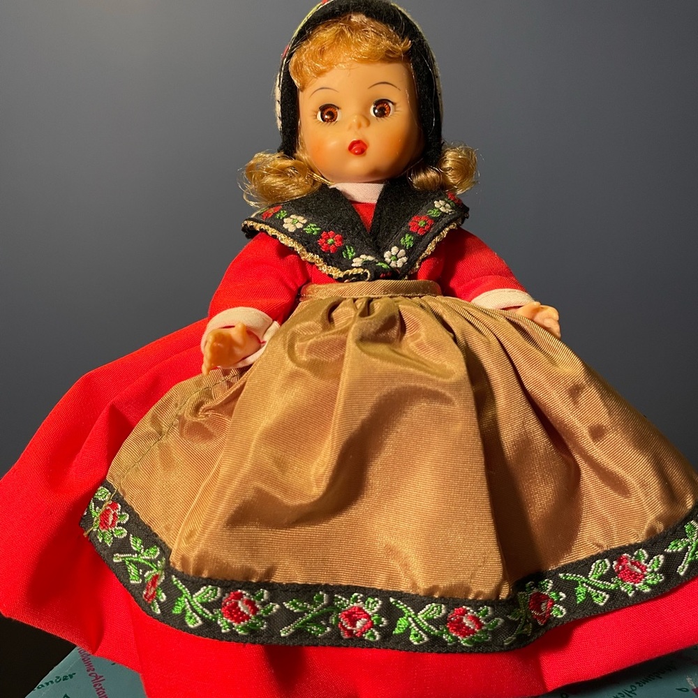 Vintage Madame Alexander Doll - Sweden
